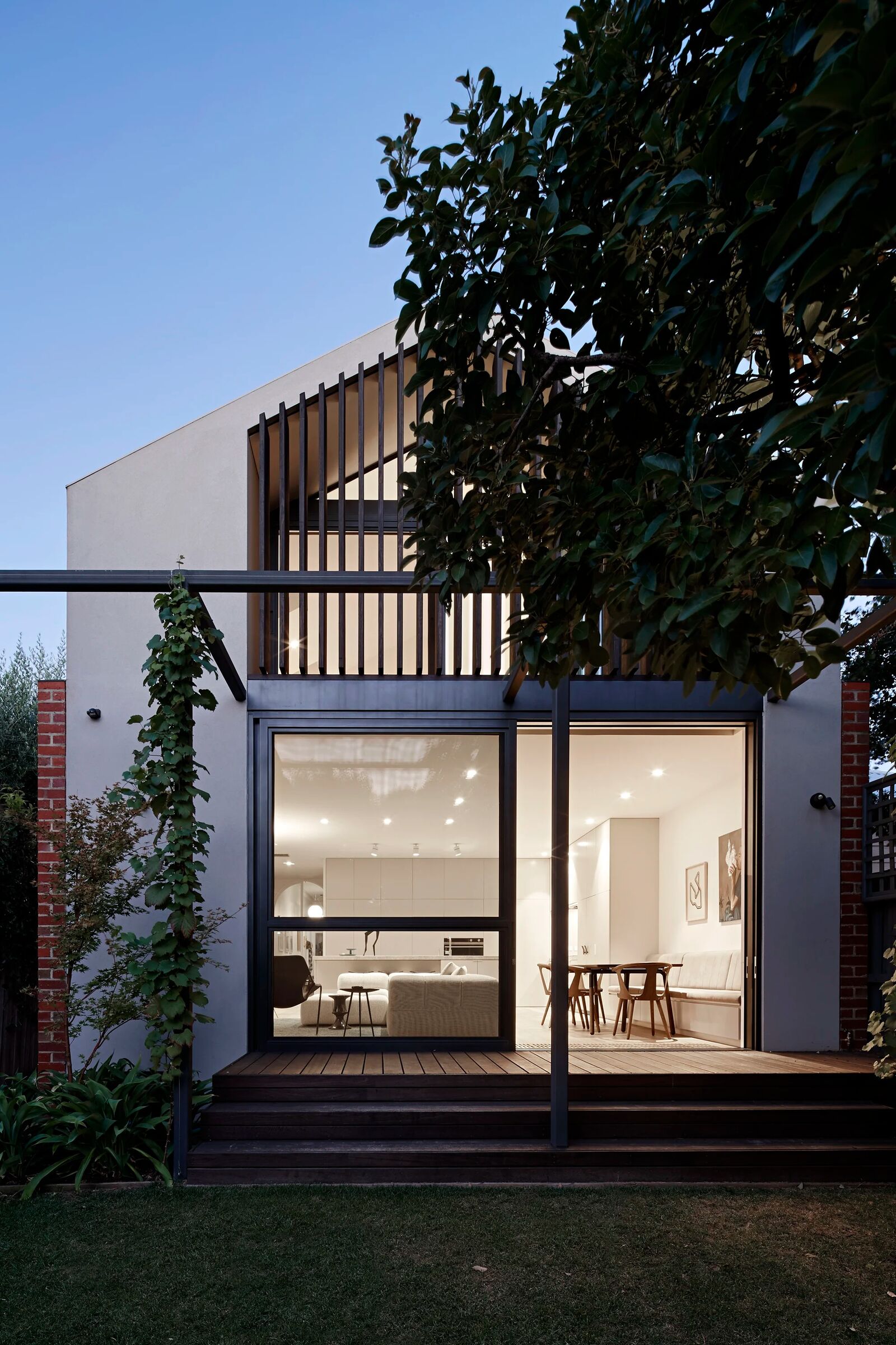 Elwood facade