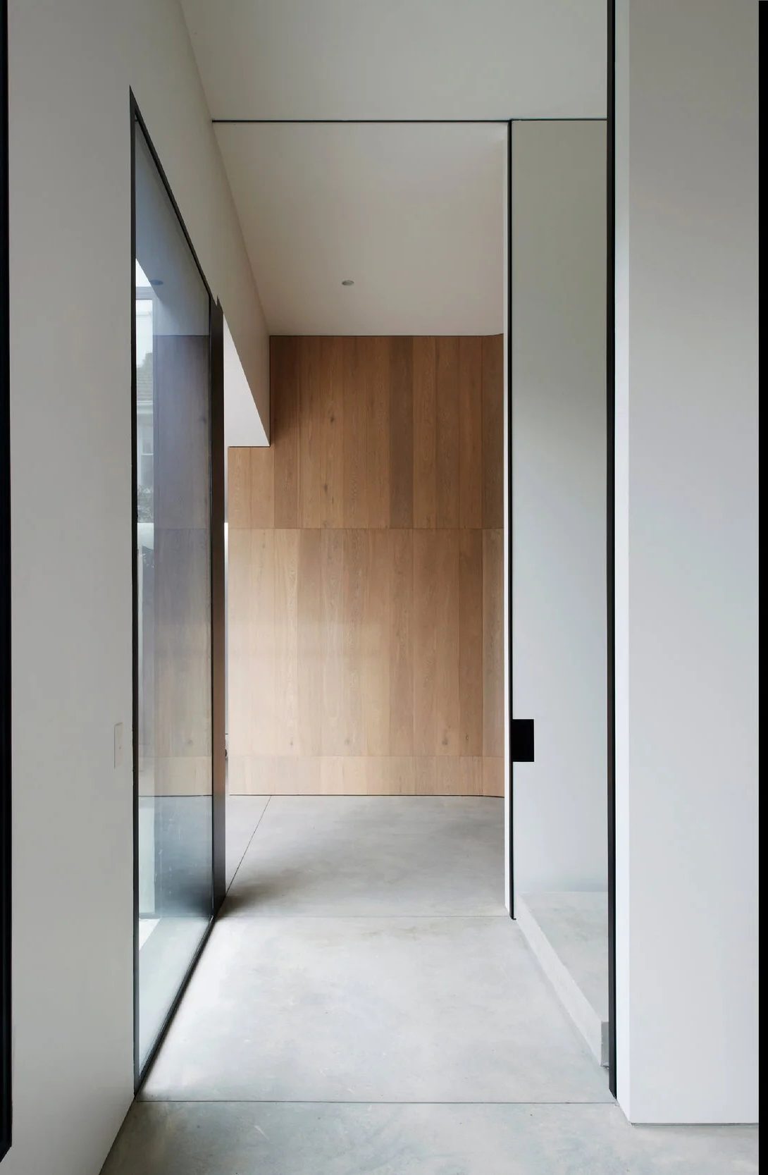Kooyong minimal hallway