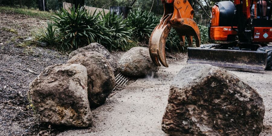 Large boulder retaining wall