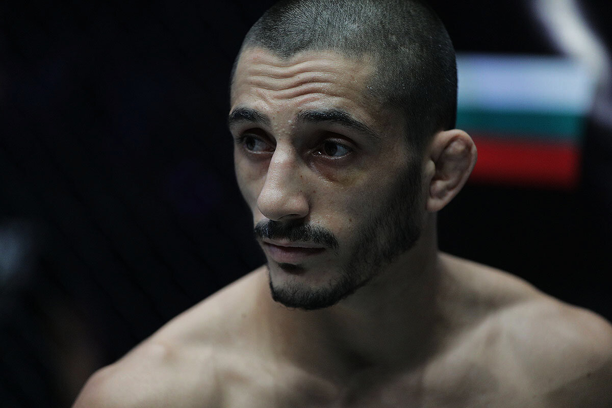 Sotir Kichukov portrait with the Bulgarian flag