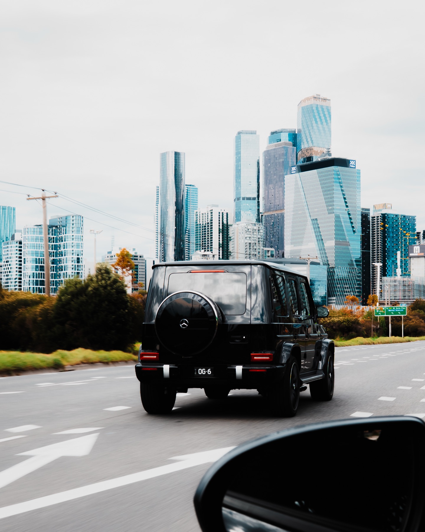Ten Stars Cars G Wagon on the Bolte Bridge corridor, Melbourne