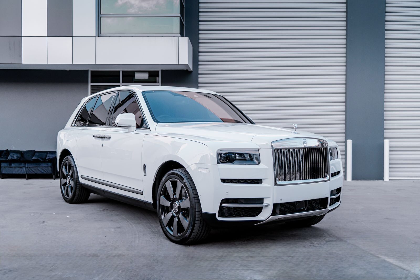 Rolls Royce Cullinan, view 2