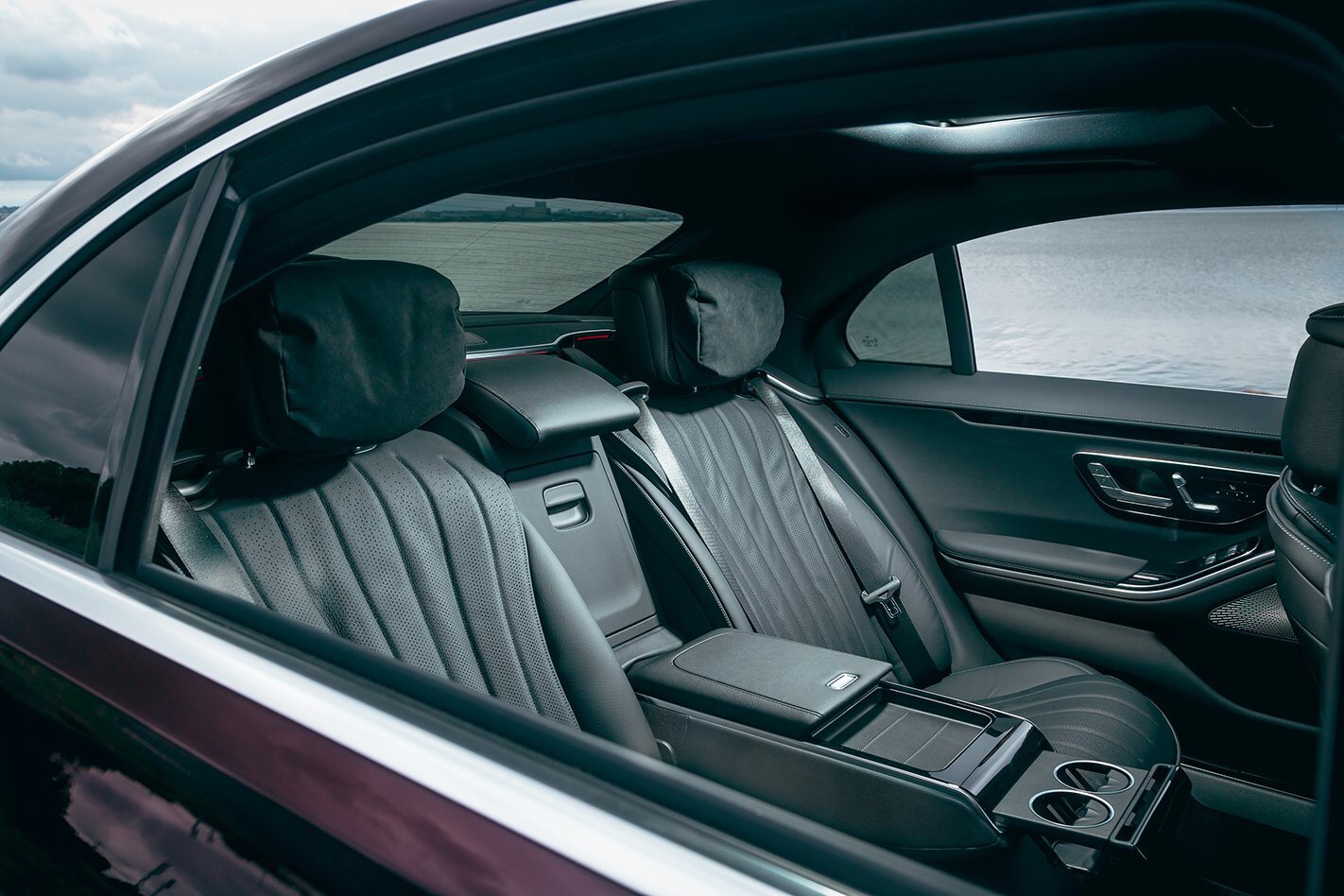 Mercedes Benz S Class, Rear cabin
