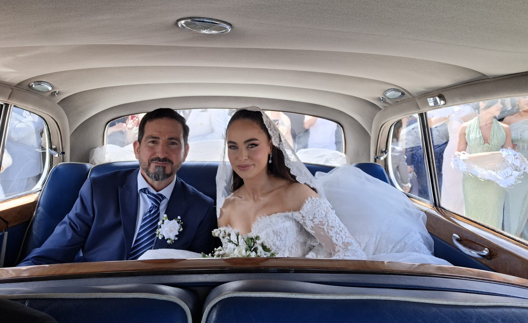 Vintage Rolls Royce, Between ceremony and reception