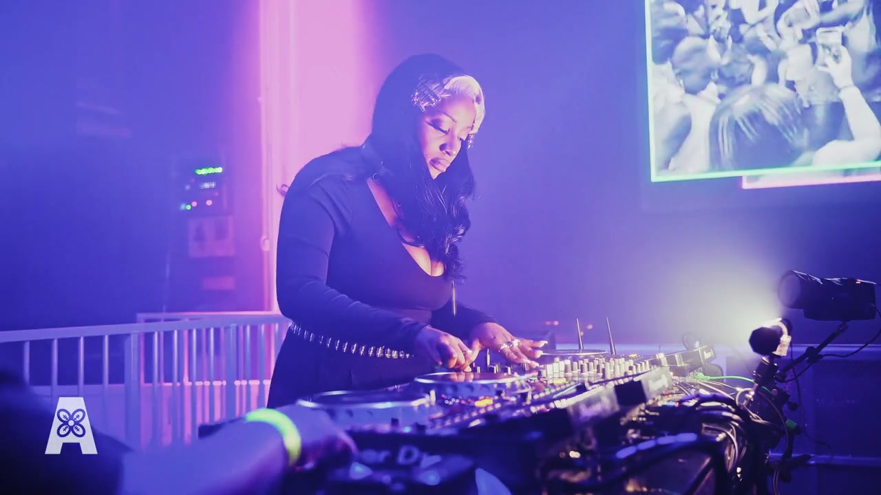 VTKAY on the Pioneer decks under blue light